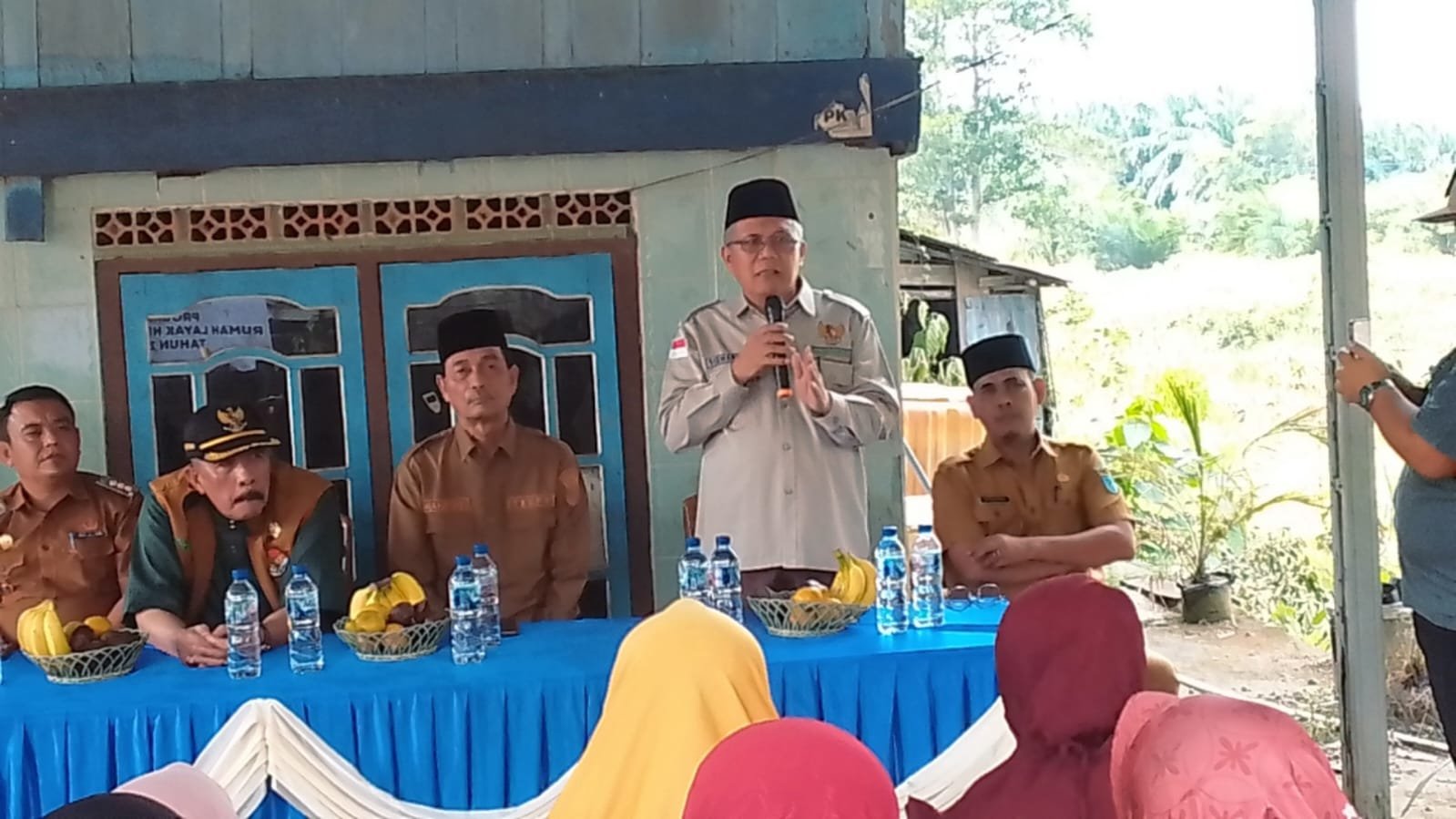 BAZNAS PROVINSI SUMSEL BERSINERGI DENGAN BAZNAS OGAN ILIR, MULAI PEMBANGUNAN RUMAH LAYAK HUNI DI DESA KAMAL BAZNAS PROVINSI SUMSEL BERSINERGI DENGAN BAZNAS OGAN ILIR, MULAI PEMBANGUNAN RUMAH LAYAK HUNI DI DESA KAMAL