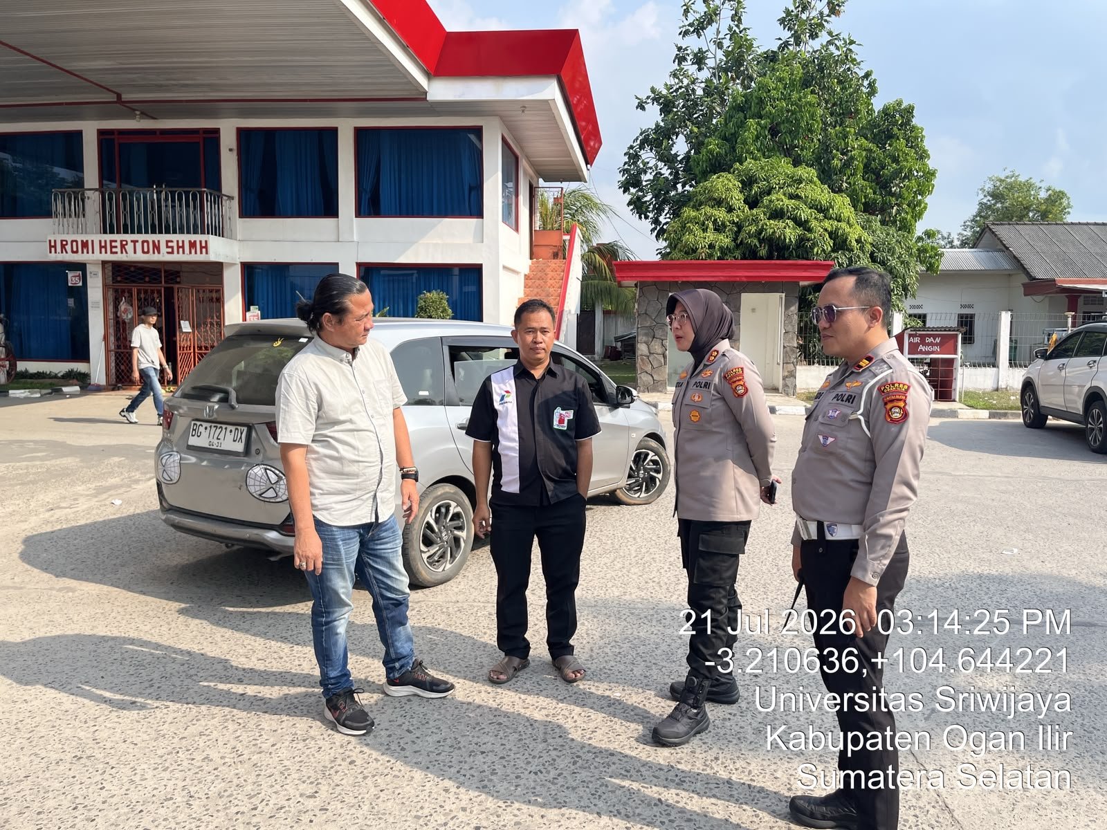 Kapolres Ogan Ilir Cek Langsung Stok dan Antrian BBM di SPBU, Imbau Tertib dan Tidak Berulang Kapolres Ogan Ilir Cek Langsung Stok dan Antrian BBM di SPBU, Imbau Tertib dan Tidak Berulang