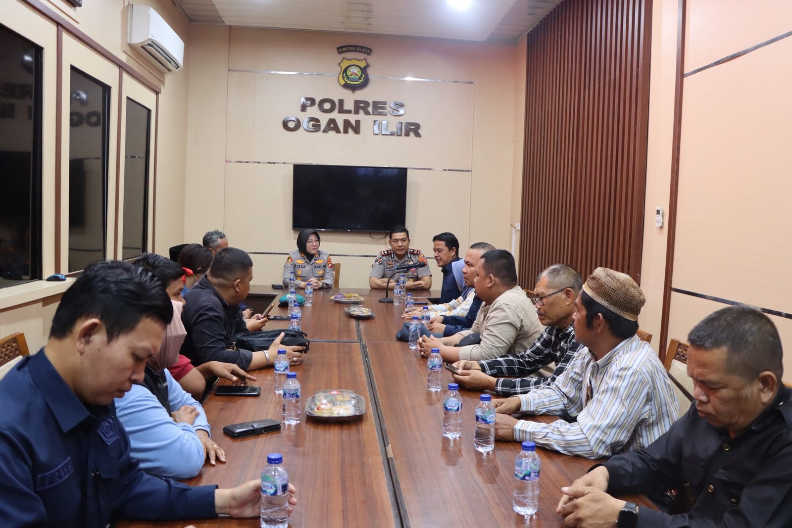 FORUM JURNALIS CARAM SEGUGUK SILATURAHMI DENGAN KAPOLRES OGAN ILIR BARU: PERKUAT SINERGI POLISI DAN PERS