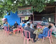 Kapolsek Tanjung Morawa Sambangi Tokoh Masyarakat di Kafe Alam Kubur