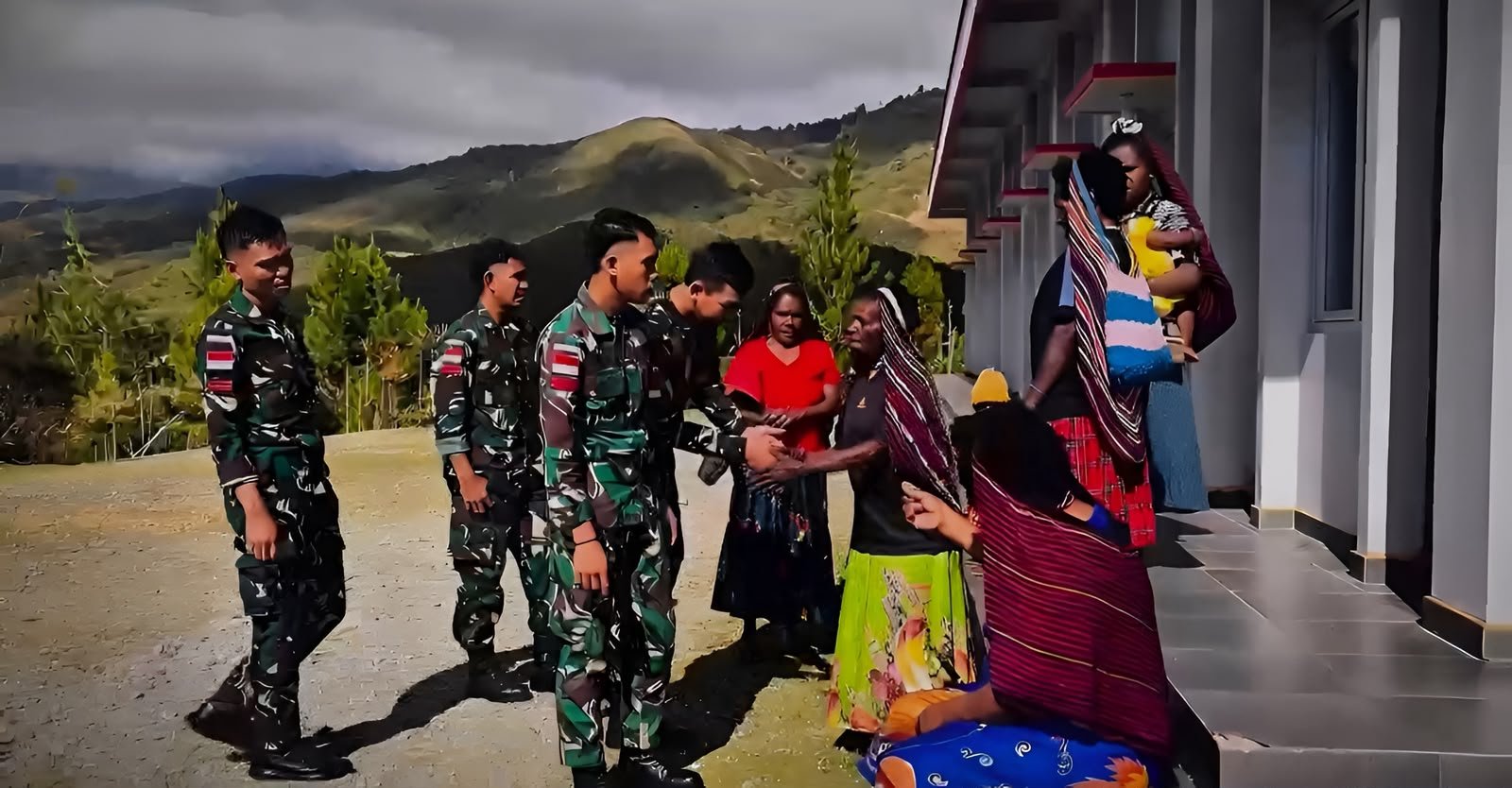 Ibadah Minggu Bersama Warga Distrik Napua Satgas Pamtas RI-PNG Kewilayahan Yonif 645/Gardatama Yudha Guna Mempererat Persaudaraan Ibadah Minggu Bersama Warga Distrik Napua Satgas Pamtas RI-PNG Kewilayahan Yonif 645/Gardatama Yudha Guna Mempererat Persaudaraan