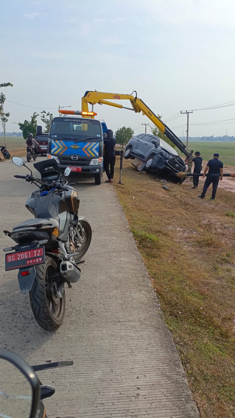 Gerak Cepat Pol PP Beri Pertolongan, Mobil Dinas Kadis PPPAPPKB Ogan Ilir Alami Kecelakaan Tunggal