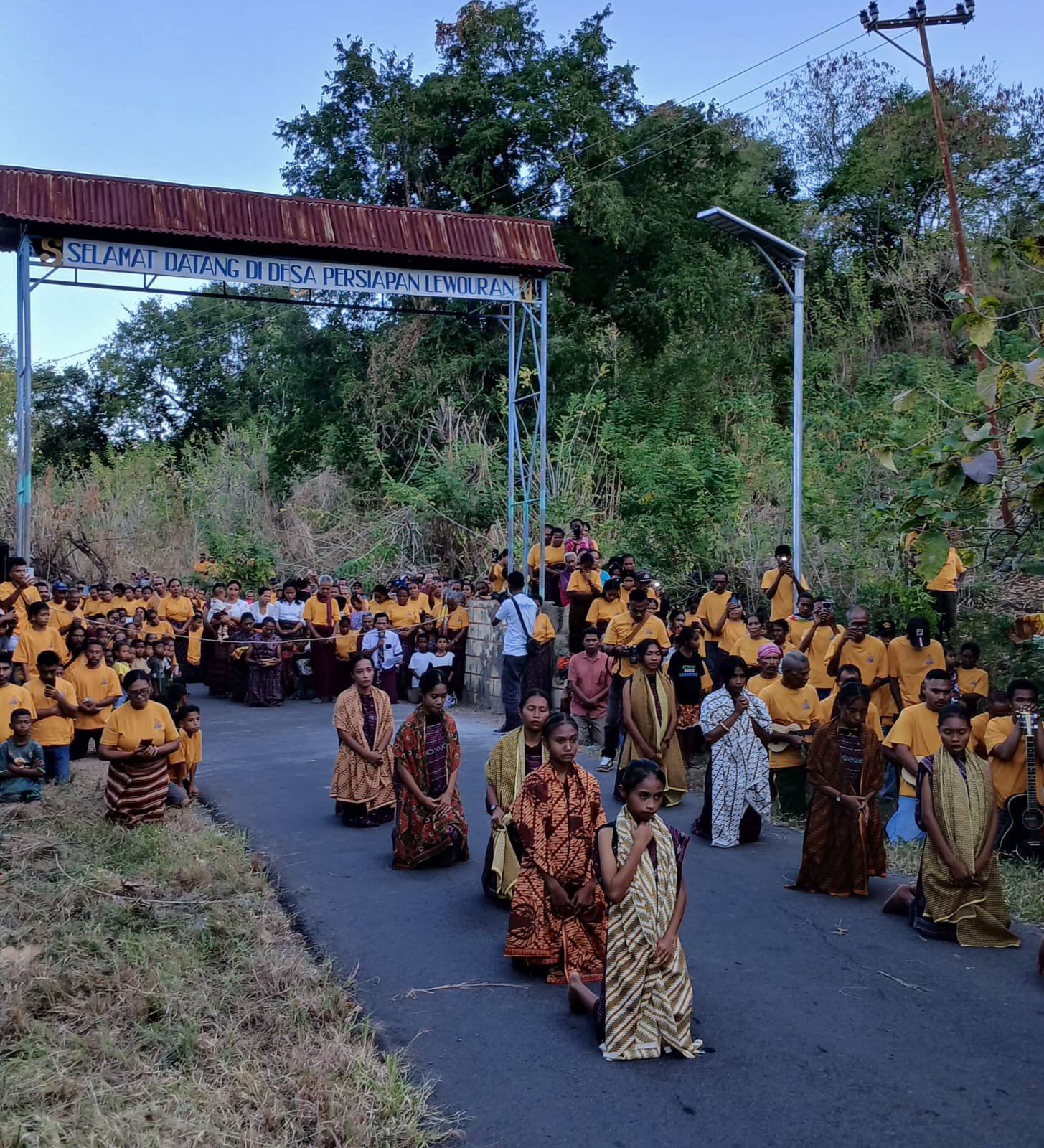 DARI VATIKAN KE LEWOURAN: Kepulangan Pater Markus Solo Kewuta jadi Sukacita Warga Sekampung