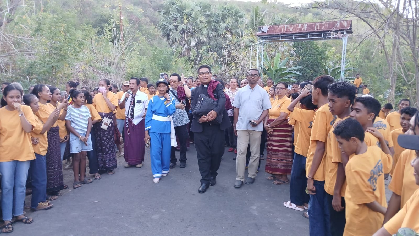 DARI VATIKAN KE LEWOURAN: Kepulangan Pater Markus Solo Kewuta jadi Sukacita Warga Sekampung
