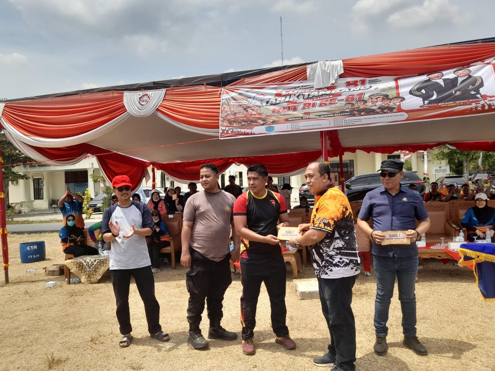 TIM POLRES OGAN ILIR RAIH JUARA III LOMBA TARIK TAMBANG RANGKA HUT RI KE-81