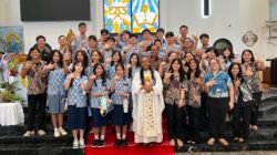 Siswa dan Guru SMP-SMA Kusuma Bangsa Perkuat Nilai Kerohanian Lewat Pelayanan Koor Gabungan di Paroki Hati Kudus Palembang Siswa dan Guru SMP-SMA Kusuma Bangsa Perkuat Nilai Kerohanian Lewat Pelayanan Koor Gabungan di Paroki Hati Kudus Palembang
