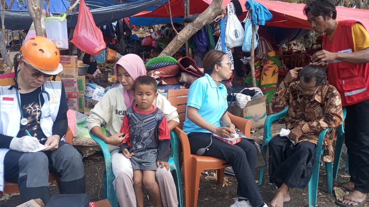 Jaringan Caritas Indonesia Kirimkan 180 Kilogram Obat-obatan dan Lakukan Pendampingan Psikososial untuk Anak Penyintas Gempa Flores