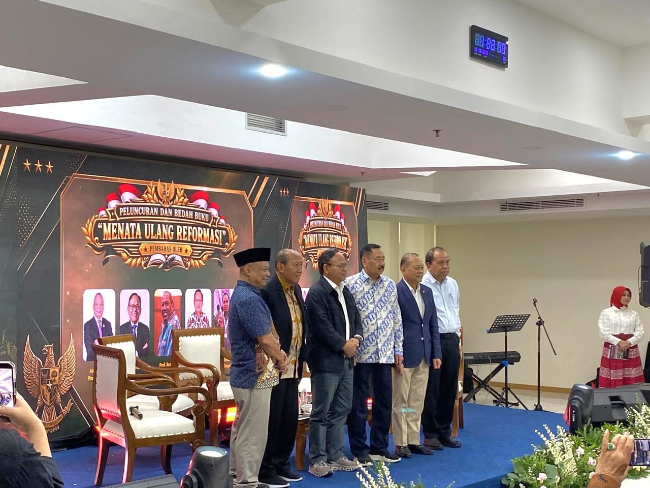 Kiki Syahnakri Dan Menata Ulang Reformasi: INDONESIA DALAM SITUASI DARURAT KKN