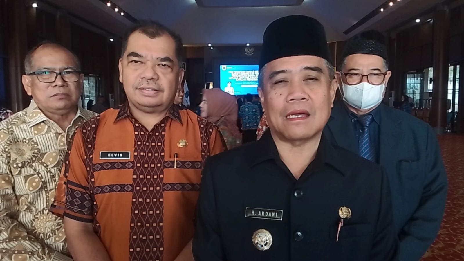 Wabup Ogan Ilir Serahkan SK kepada 37 Kepala UPT Satuan Pendidikan, Tekankan Pentingnya Penurunan Angka Anak Tidak Sekolah Wabup Ogan Ilir Serahkan SK kepada 37 Kepala UPT Satuan Pendidikan, Tekankan Pentingnya Penurunan Angka Anak Tidak Sekolah