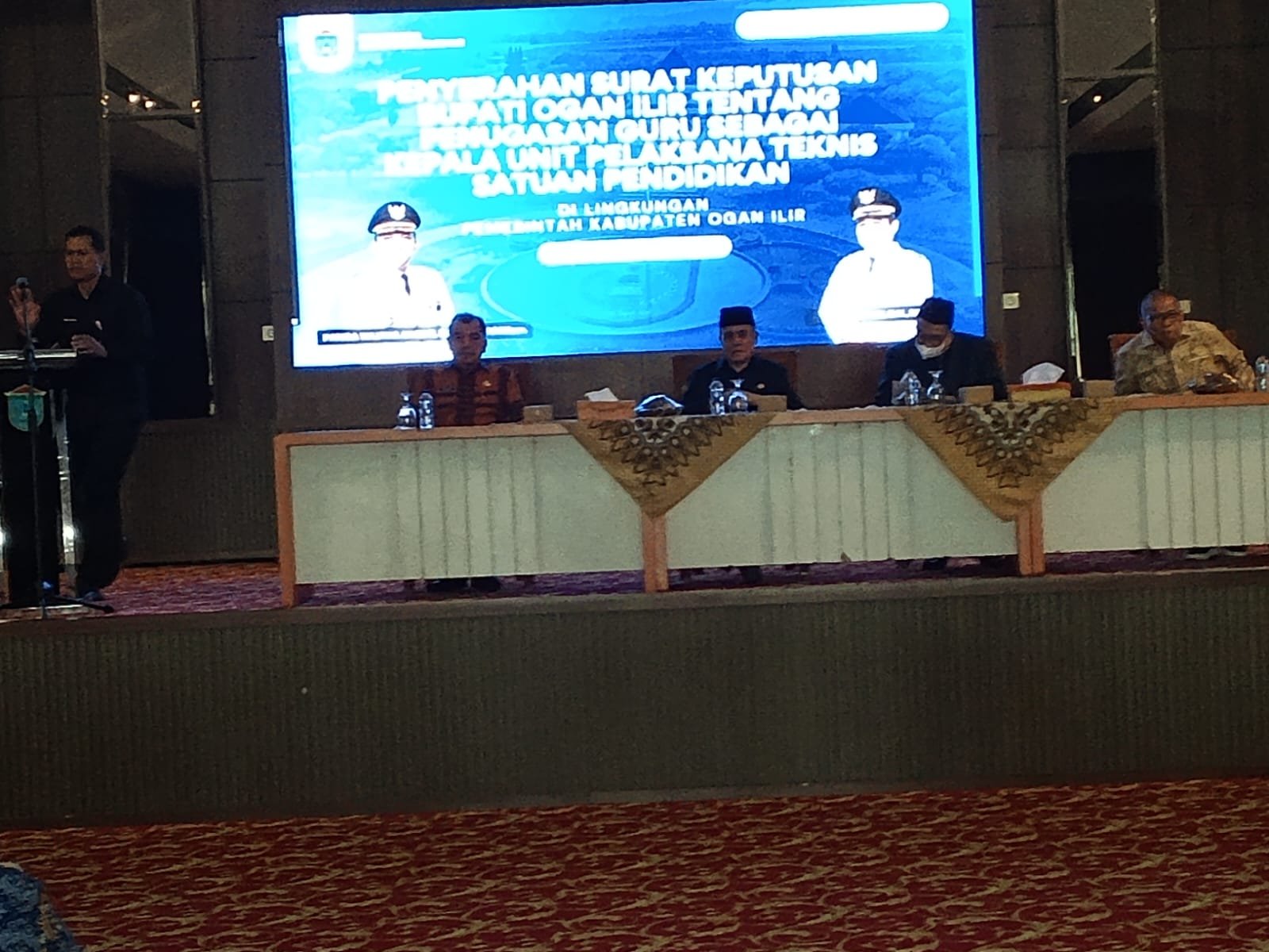 Wabup Ogan Ilir Serahkan SK kepada 37 Kepala UPT Satuan Pendidikan, Tekankan Pentingnya Penurunan Angka Anak Tidak Sekolah Wabup Ogan Ilir Serahkan SK kepada 37 Kepala UPT Satuan Pendidikan, Tekankan Pentingnya Penurunan Angka Anak Tidak Sekolah