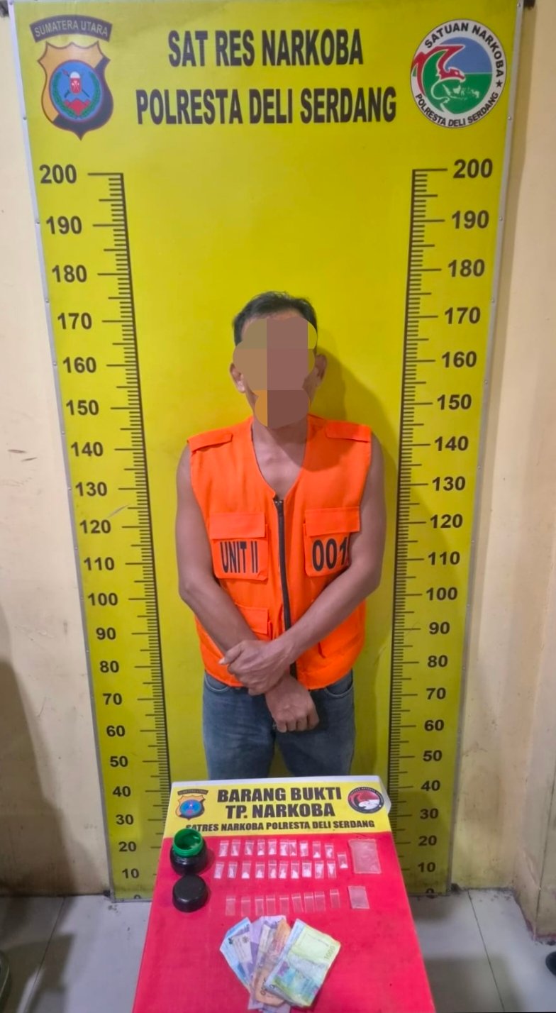 Pengedar dan Barbut 21 Paket Sabu, Ditangkap Satres Narkoba Polresta Deli Serdang Pengedar dan Barbut 21 Paket Sabu, Ditangkap Satres Narkoba Polresta Deli Serdang