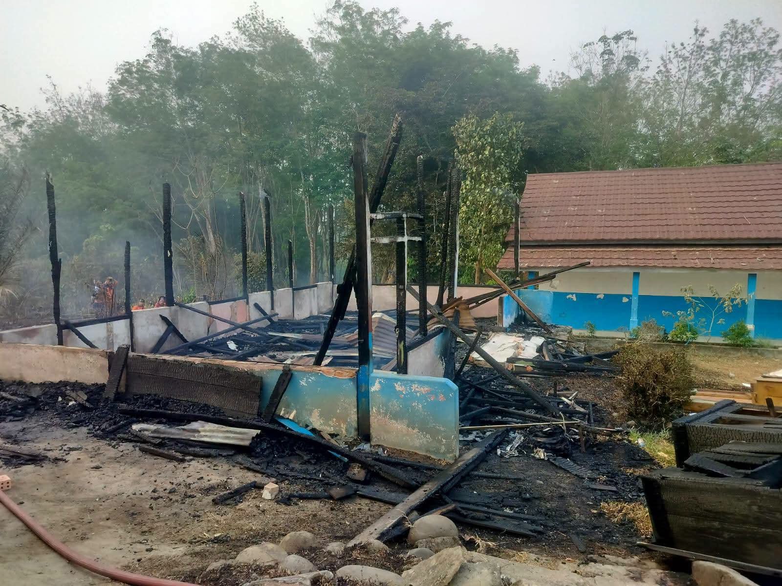 Angin Kencang Picu Kebakaran di SDN 02 Indralaya Selatan, Rumdin Guru dan Kantin Hangus Angin Kencang Picu Kebakaran di SDN 02 Indralaya Selatan, Rumdin Guru dan Kantin Hangus