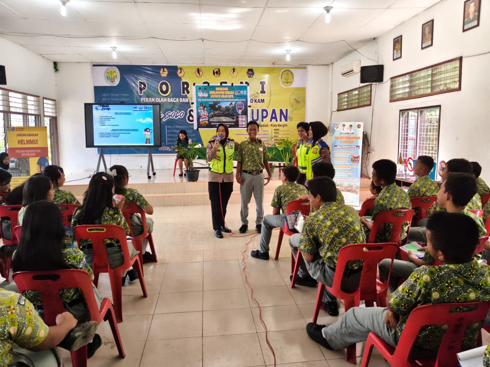 HUT Polwan Ke-78, Polwan Polresta Deli Serdang Gelar Bakti Sosial dan Police Go To School HUT Polwan Ke-78, Polwan Polresta Deli Serdang Gelar Bakti Sosial dan Police Go To School