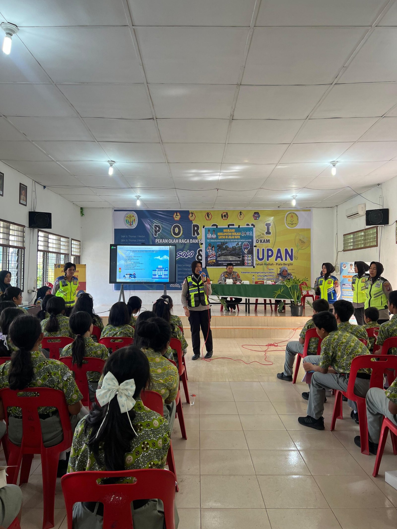 HUT Polwan Ke-78, Polwan Polresta Deli Serdang Gelar Bakti Sosial dan Police Go To School HUT Polwan Ke-78, Polwan Polresta Deli Serdang Gelar Bakti Sosial dan Police Go To School