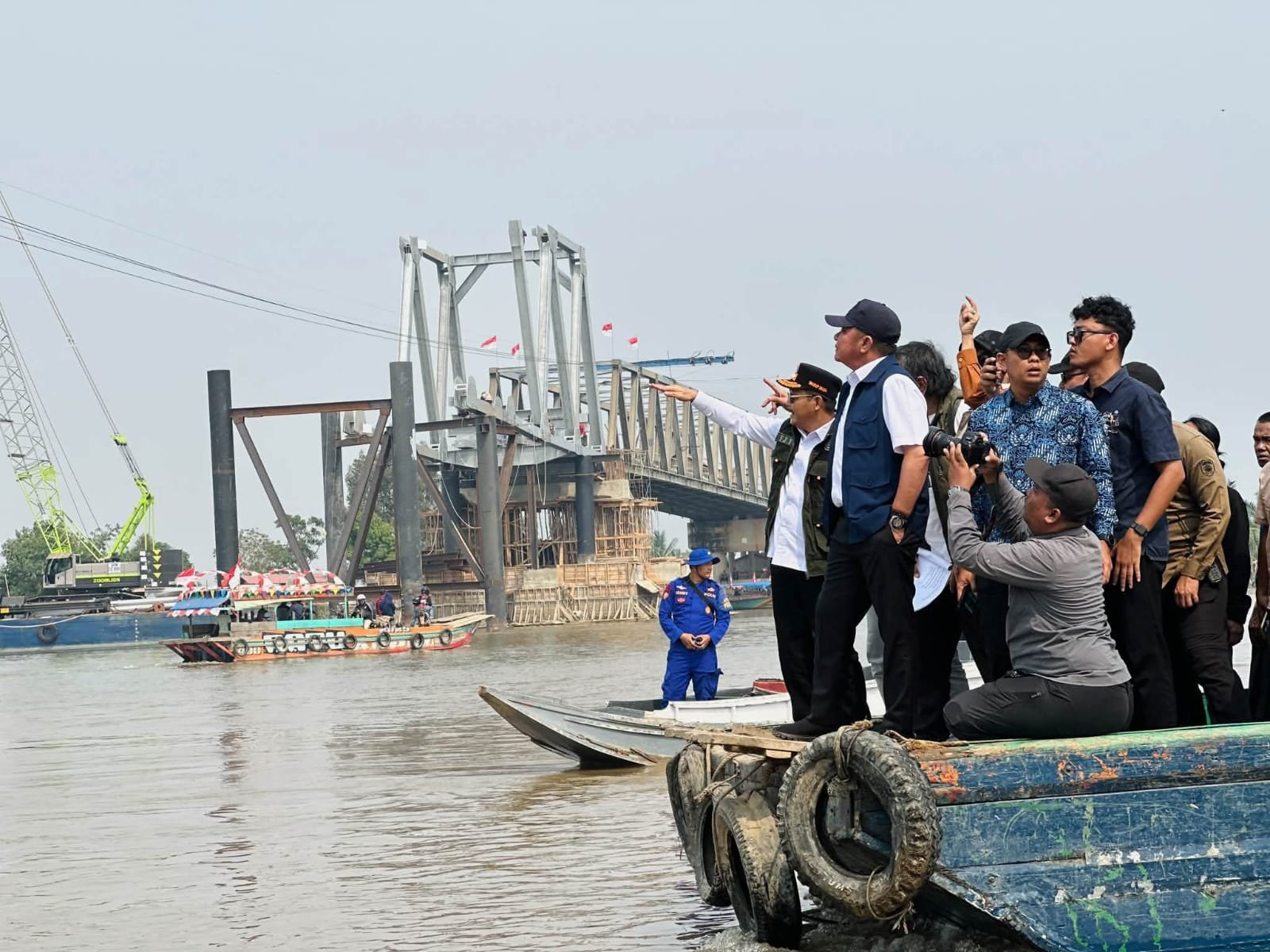 Sudah Berulang Kali Molor, Herman Deru Turun Langsung Cek Jembatan P6 Lalan Sudah Berulang Kali Molor, Herman Deru Turun Langsung Cek Jembatan P6 Lalan