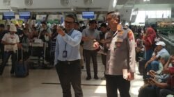 Polresta Deli Serdang Berikan Pelayanan Kesehatan Kepada Penumpang Terdampak Pembatalan Penerbangan di Bandara Kualanamu