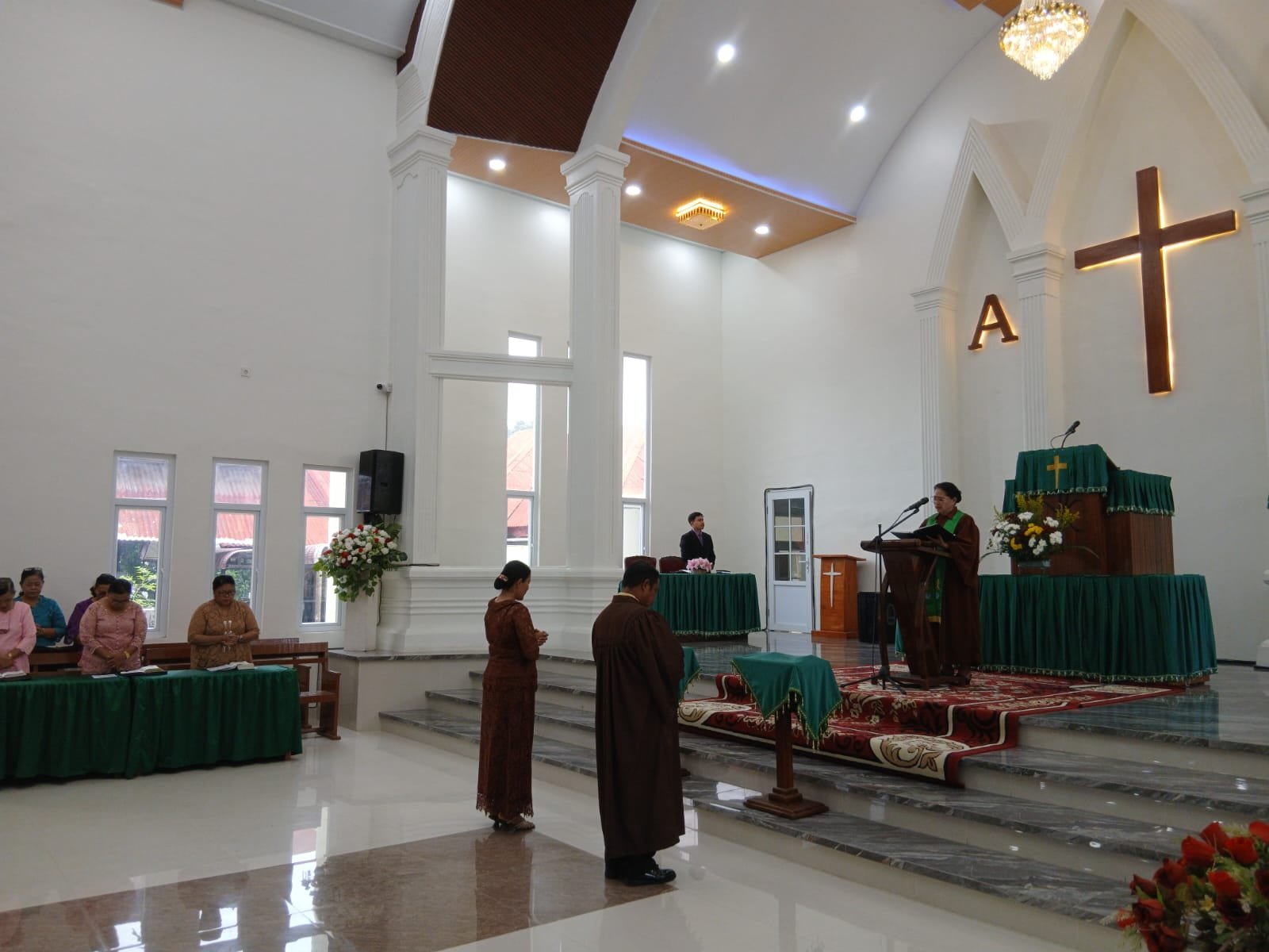 Saat Semua Jalan Seakan Tertutup, Tuhan Membuka Jalan: Jangan Menyerah, Pertolongan-Nya Belum Berakhir Saat Semua Jalan Seakan Tertutup, Tuhan Membuka Jalan: Jangan Menyerah, Pertolongan-Nya Belum Berakhir