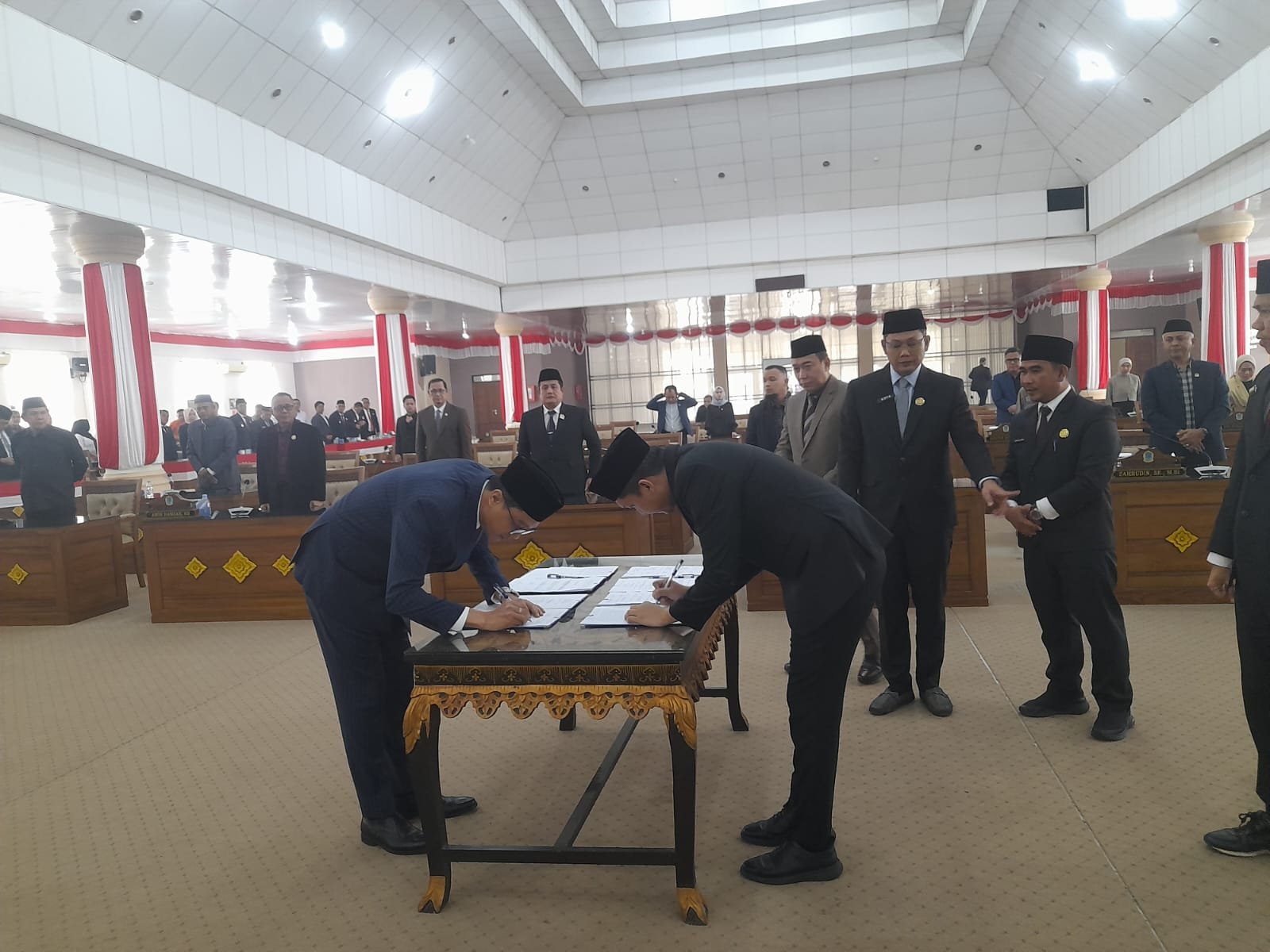 Kepala Dinas PUPR Ogan Ilir Hadiri Paripurna Penandatanganan Nota Kesepakatan Perubahan APBD 2026