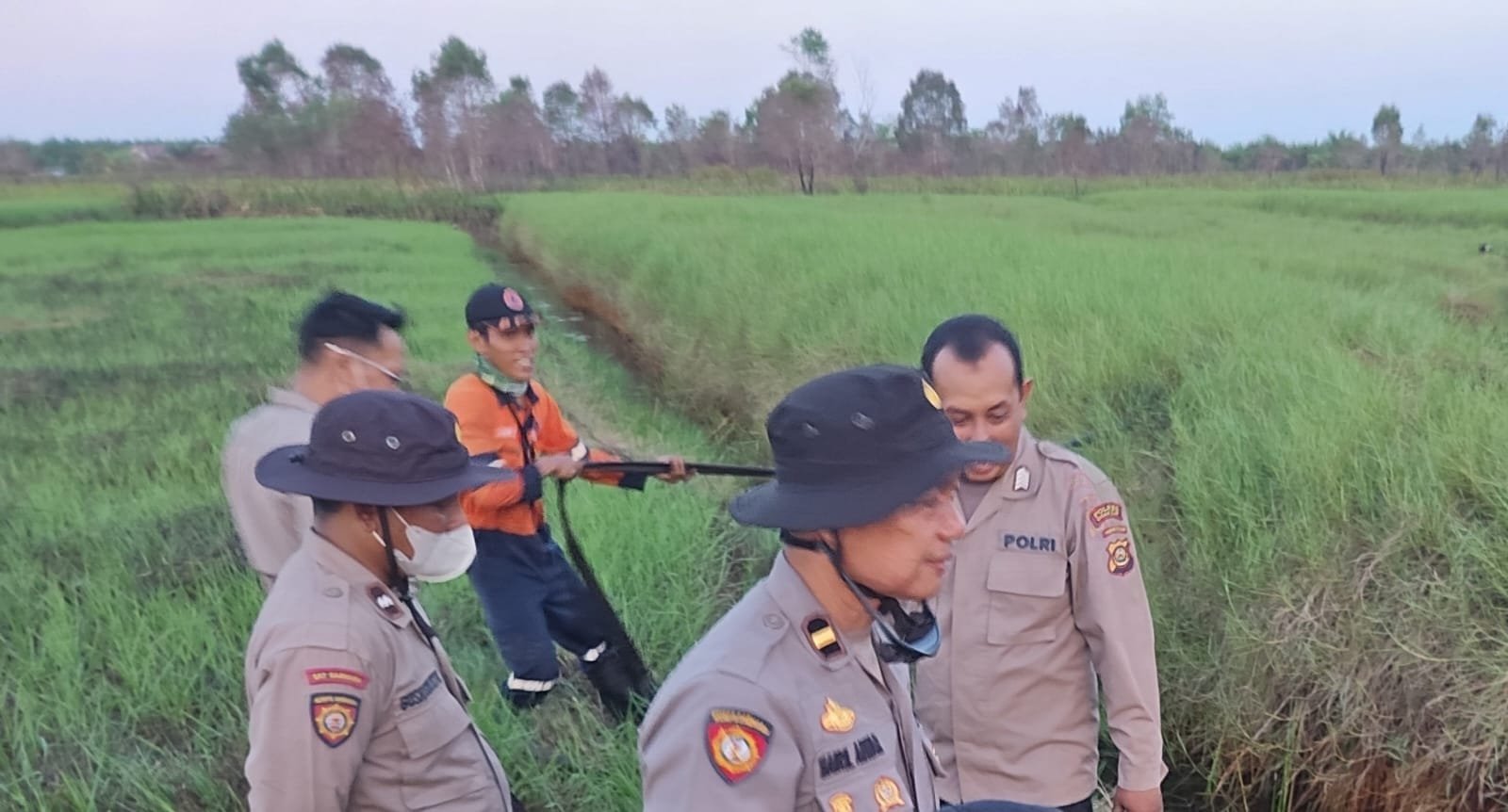 Polsek Pemulutan Ogan ilir Bersama Tiga Pilar Perkuat Patroli dan Edukasi Cegah Karhutla