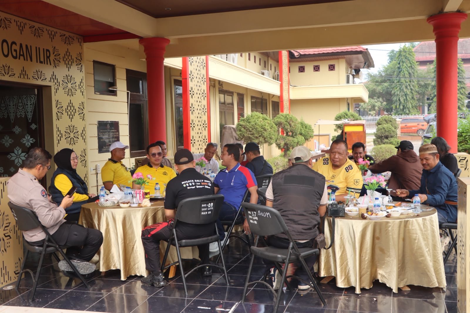 Ngopi Bareng Jurnalis, Kapolres Ogan Ilir Bangun Sinergi dan Keterbukaan Informasi dengan Insan Pers Ngopi Bareng Jurnalis, Kapolres Ogan Ilir Bangun Sinergi dan Keterbukaan Informasi dengan Insan Pers