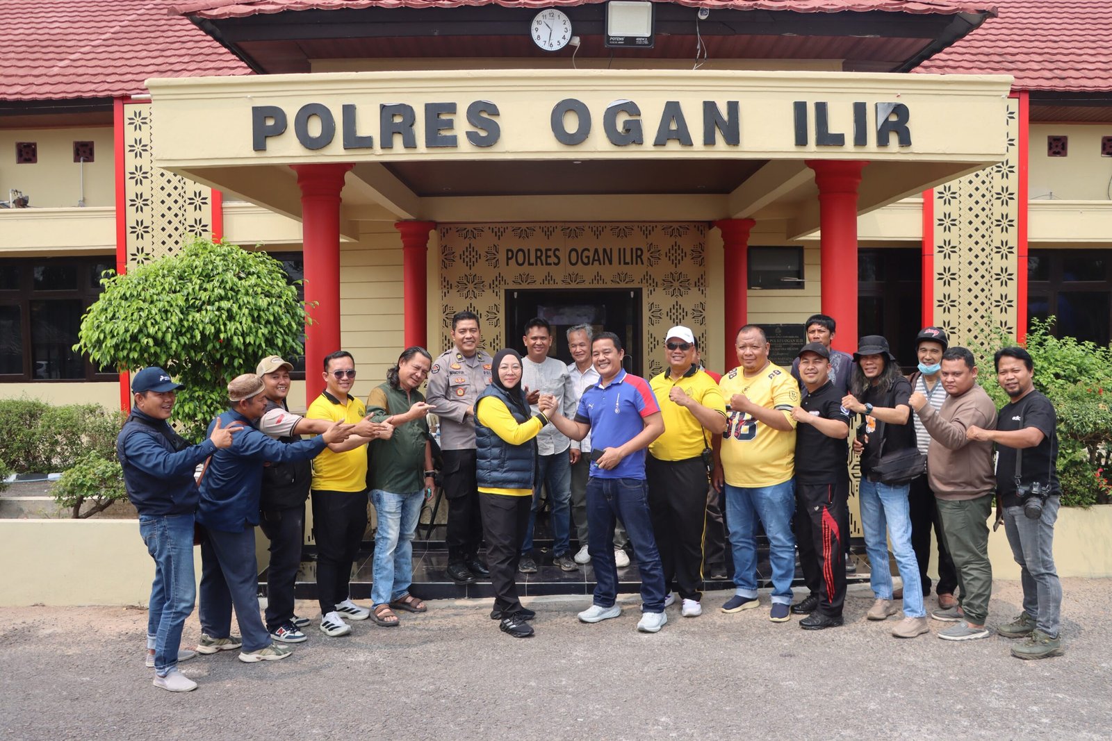 Ngopi Bareng Jurnalis, Kapolres Ogan Ilir Bangun Sinergi dan Keterbukaan Informasi dengan Insan Pers Ngopi Bareng Jurnalis, Kapolres Ogan Ilir Bangun Sinergi dan Keterbukaan Informasi dengan Insan Pers