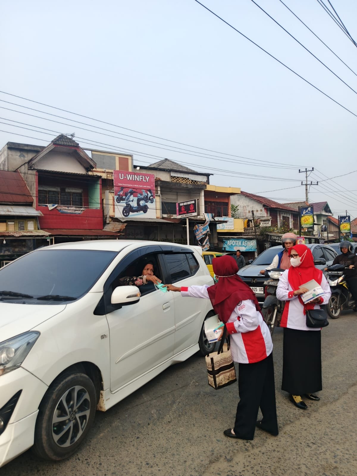 ABPEDNAS Ogan Ilir Bagikan 300 Lembar Masker Gratis di Pasar Indralaya