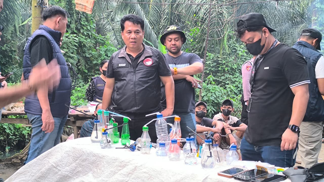Satres Narkoba Polresta Deli Serdang Bakar Habis Lapak Narkoba di Tanjung Morawa