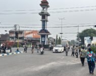 Antisipasi Bencana Kabut Asap, PKN Deli Serdang Bagi Masker Kepada Pengguna Jalan