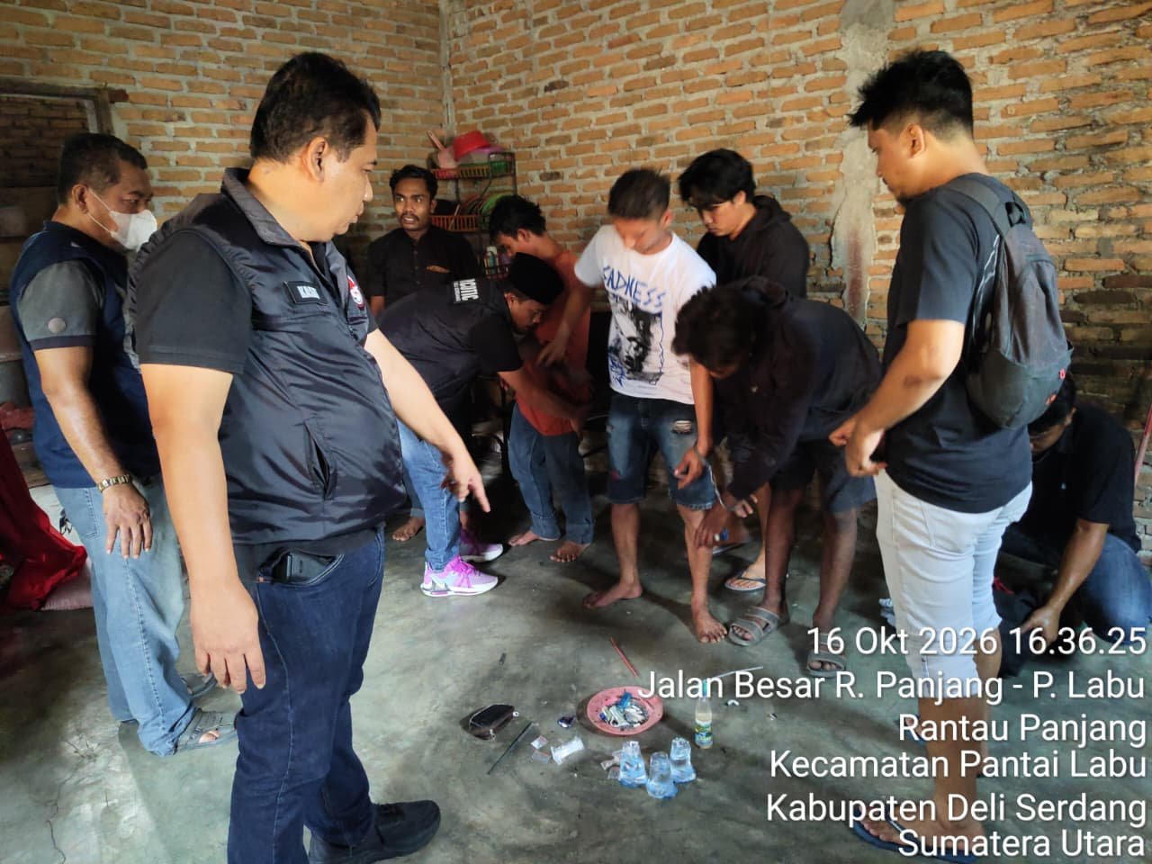 Satres Narkoba Polresta Deli Serdang dan BNNK Grebek Markas Shabu di Pantai Labu