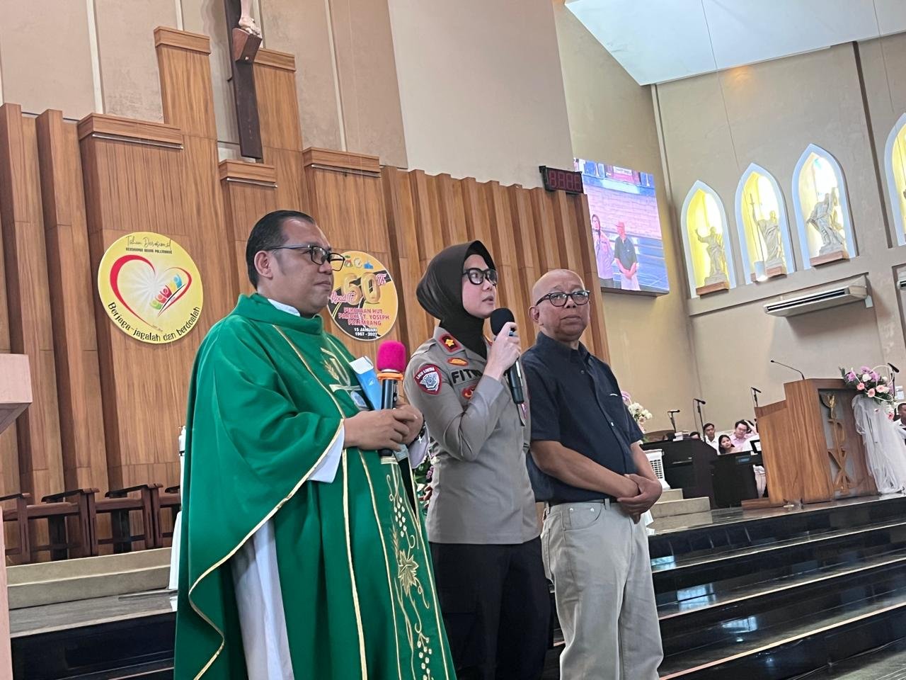 Polsek Ilir Timur 1 Palembang Beri Imbauan Waspada Hoaks dan Scaming di Gereja St. Yoseph
