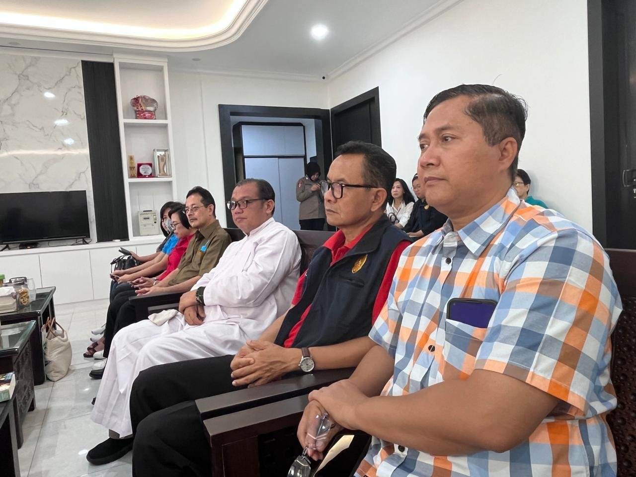 Polsek Ilir Timur 1 Palembang Beri Imbauan Waspada Hoaks dan Scaming di Gereja St. Yoseph