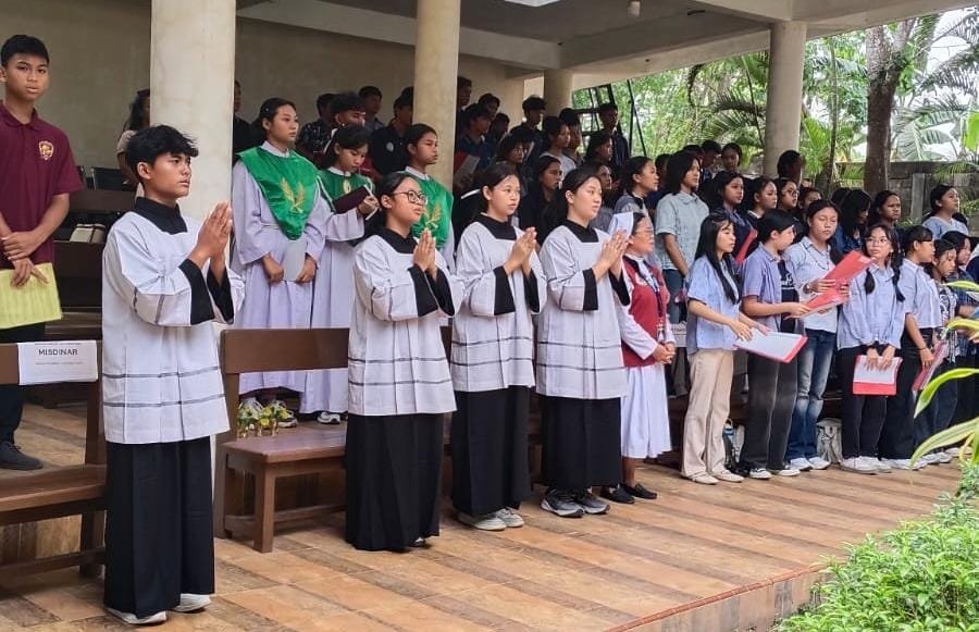 Peringati 100 Tahun Hari Minggu Misi Sedunia, Uskup Agung Palembang Ajak Ratusan Remaja Hidup Jujur