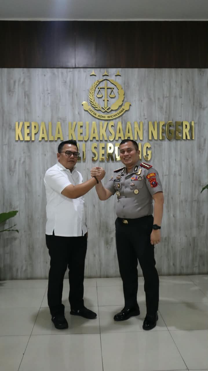 Kapolresta Deli Serdang Jalin Silaturahmi dengan Kajari, Perkuat Sinergitas Penegakan Hukum Kapolresta Deli Serdang Jalin Silaturahmi dengan Kajari, Perkuat Sinergitas Penegakan Hukum