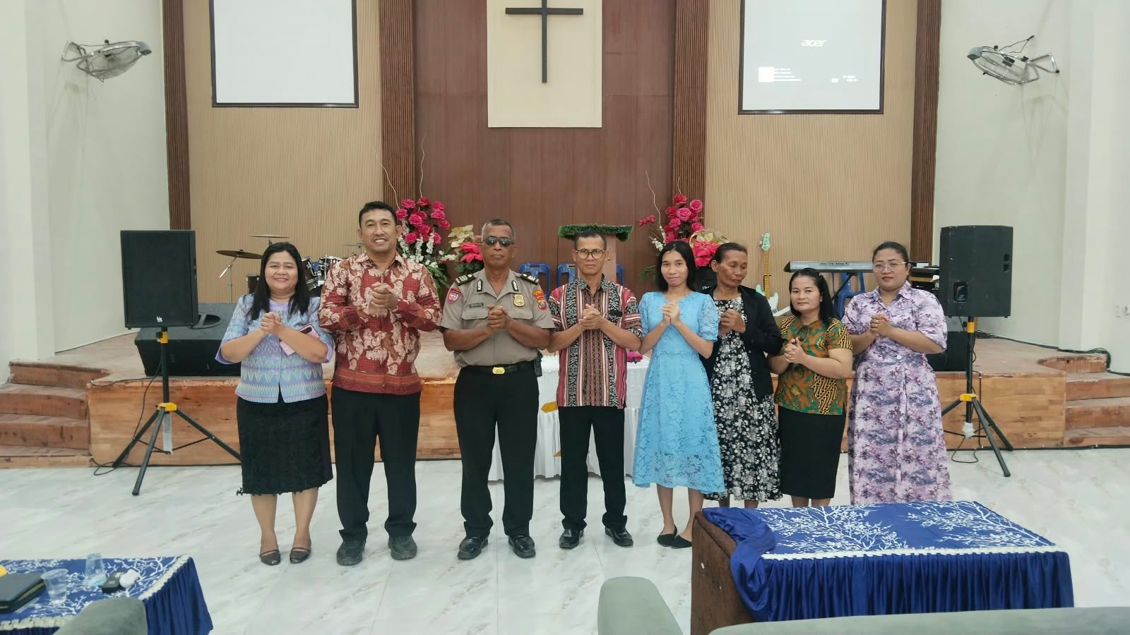 Polresta Deli Serdang Gelar Minggu Kasih di Sejumlah Gereja, Wujudkan Rasa Aman Dan Kondusif Saat Ibadah Polresta Deli Serdang Gelar Minggu Kasih di Sejumlah Gereja, Wujudkan Rasa Aman Dan Kondusif Saat Ibadah