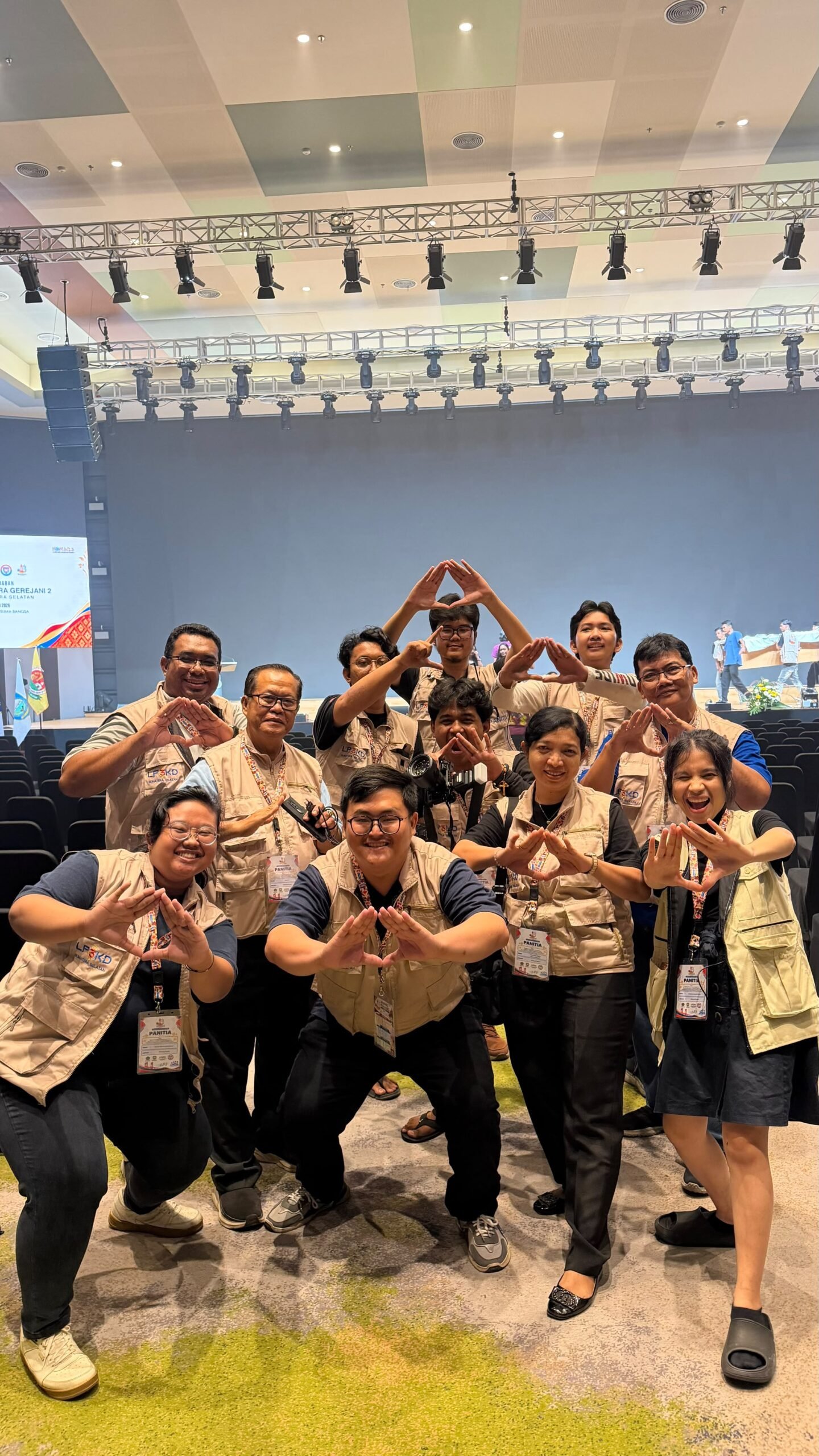 Pesparani II Sumsel Sukses Digelar: Wujud Harmoni, Penguat Toleransi, dan Titik Tolak Menuju Nasional 2027 Pesparani II Sumsel Sukses Digelar: Wujud Harmoni, Penguat Toleransi, dan Titik Tolak Menuju Nasional 2027