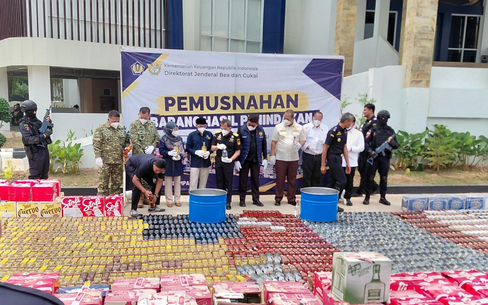 Bea Cukai Sumbagtim Musnahkan 22,4 Juta Batang Rokok Ilegal, Potensi Kerugian Negara Rp20,56 Miliar Berhasil Dicegah Bea Cukai Sumbagtim Musnahkan 22,4 Juta Batang Rokok Ilegal, Potensi Kerugian Negara Rp20,56 Miliar Berhasil Dicegah
