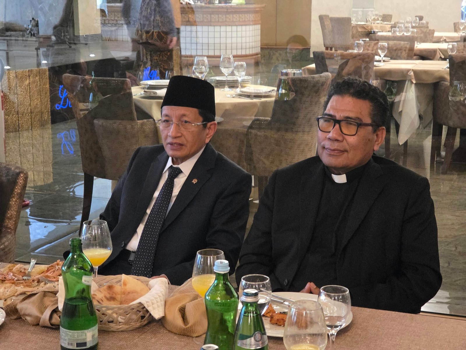 MENAG NASARUDDIN UMAR: Belum Sempurna Kalau Belum Ketemu Romo MENAG NASARUDDIN UMAR: Belum Sempurna Kalau Belum Ketemu Romo