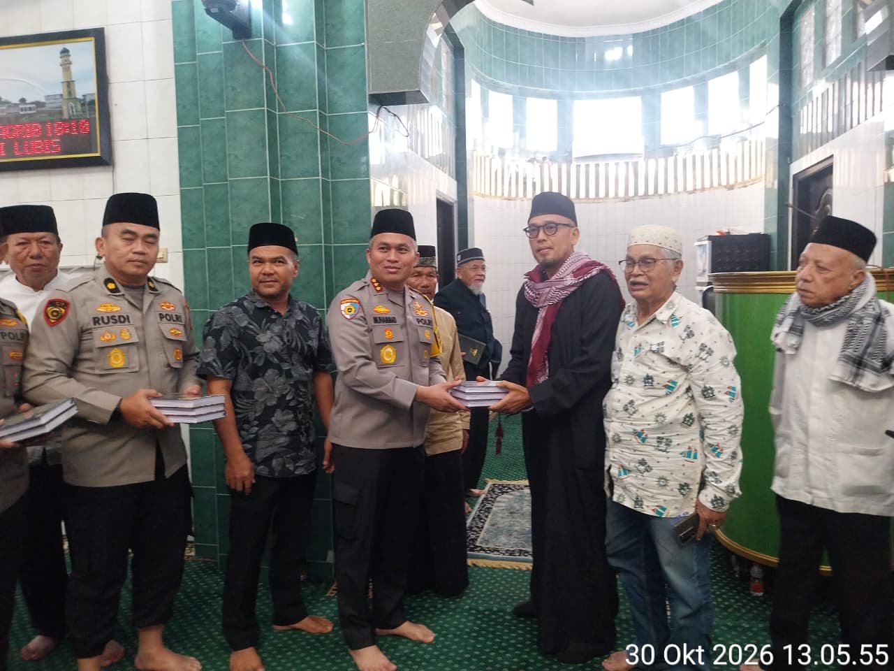 Program Jumling Polresta Deli Serdang Sambangi Masjid Taqwa Lubuk Pakam, Kapolresta Ajak Warga Jaga Kamtibmas Program Jumling Polresta Deli Serdang Sambangi Masjid Taqwa Lubuk Pakam, Kapolresta Ajak Warga Jaga Kamtibmas