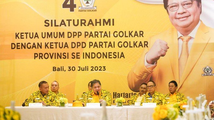 Airlangga Bertemu 38 Ketua DPD Golkar, Muncul Dorongan Merapat ke Prabowo