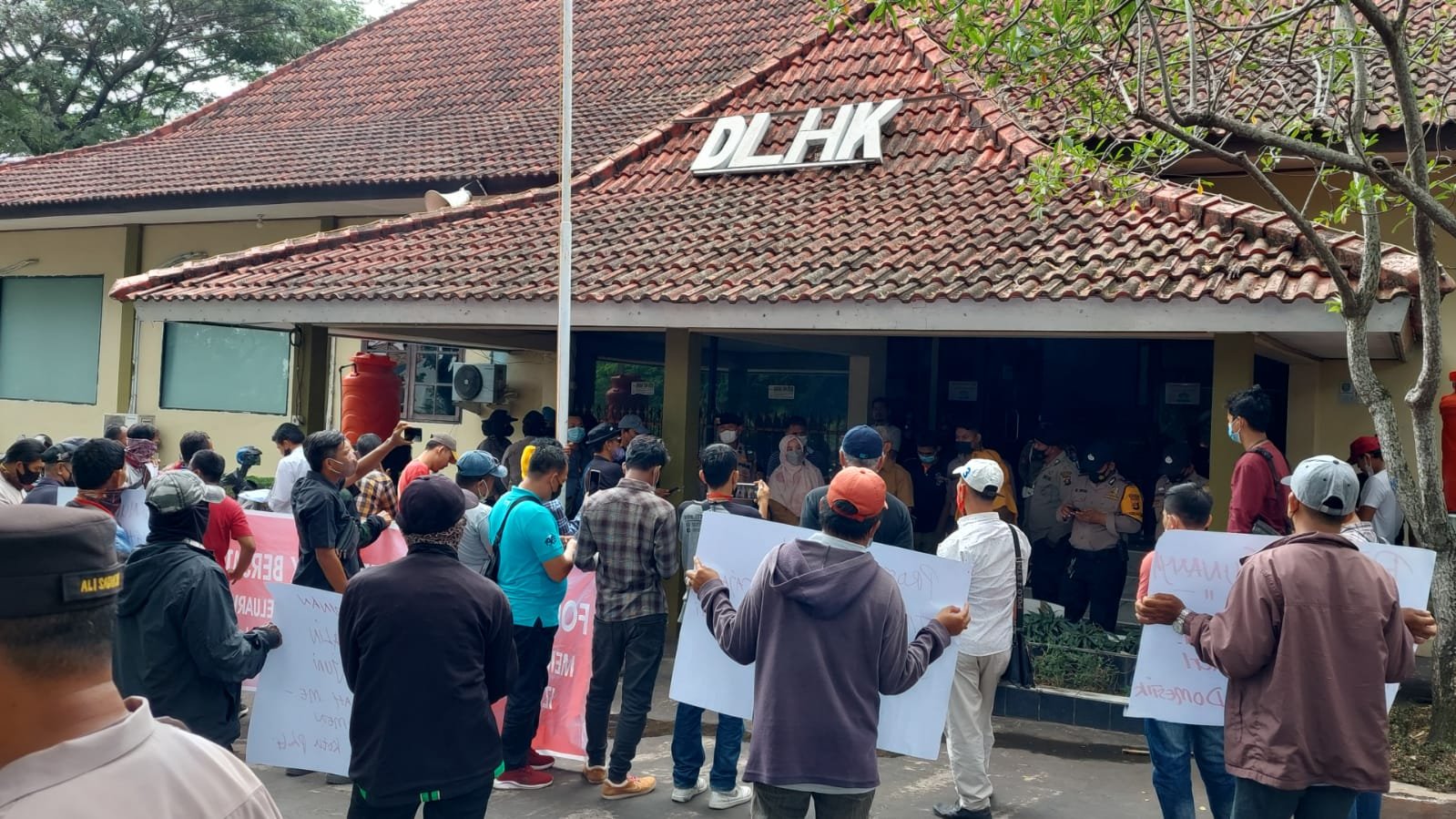 Syarat Kurang Lengkap, Izin Amdal Pembangunan Gedung OJK Regional VII Belum Bisa Dikeluarkan Syarat Kurang Lengkap, Izin Amdal Pembangunan Gedung OJK Regional VII Belum Bisa Dikeluarkan