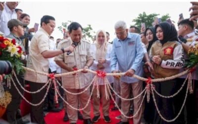 Mawardi bersama Prabowo Subianto saat peresmian kantor DPD Partai Gerindra Sumsel beberapa waktu lalu. Foto : Ist