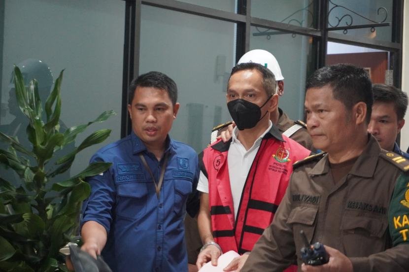 Kejagung Tetapkan Direktur Perusahaan Milik Suami Puan Maharani Tersangka Korupsi BTS Kejagung Tetapkan Direktur Perusahaan Milik Suami Puan Maharani Tersangka Korupsi BTS