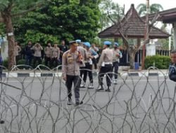 Aliansi Mahasiswa UIN Raden Fatah Palembang Gelar Unjuk Rasa Tolak Kenaikan Harga BBM, Ini Rekayasa Jalan