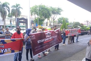 Aksi Unjuk Rasa KAPL Wujud Kepedulian Masyarakat terhadap Pemerintah Aksi Unjuk Rasa KAPL Wujud Kepedulian Masyarakat terhadap Pemerintah