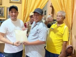 Sampaikan Salam Prabowo! Ketua DPC Gerindra Alfaro Berbagi Sembako, Warga Antusias