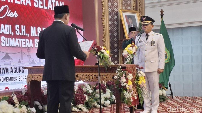 Cheka Virgowansyah Resmi Dilantik Jadi Pj Walkot Palembang, Berikut Profilnya Cheka Virgowansyah Resmi Dilantik Jadi Pj Walkot Palembang, Berikut Profilnya
