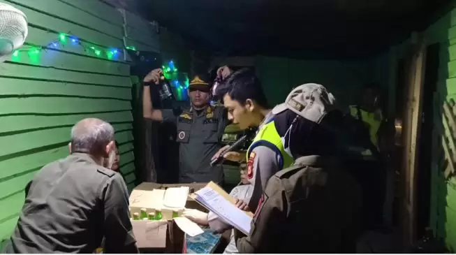Tim Gabungan Sisir Tempat Hiburan Malam di Tanjung Lago Banyuasin, 16 Kupu-kupu Malam Terjaring Tim Gabungan Sisir Tempat Hiburan Malam di Tanjung Lago Banyuasin, 16 Kupu-kupu Malam Terjaring