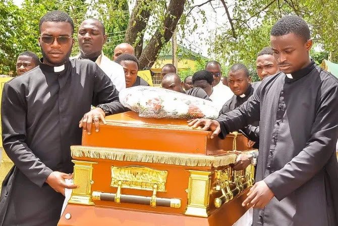 Mengapa Para Imam Katolik Jadi Target Penculikan oleh Militan Nigeria? Mengapa Para Imam Katolik Jadi Target Penculikan oleh Militan Nigeria?